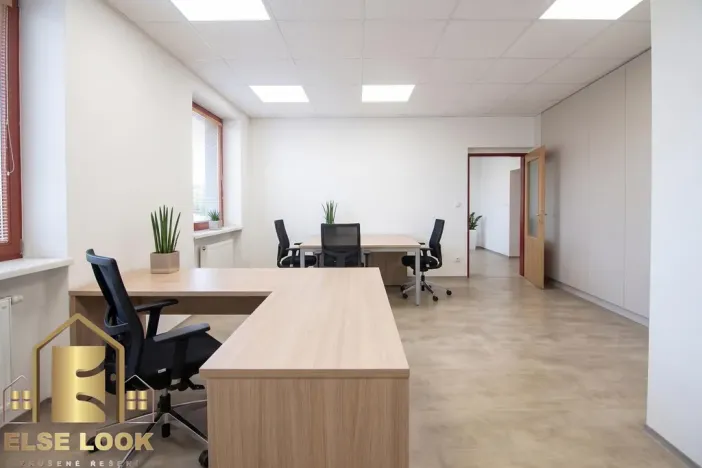 Prodej kanceláře, Havířov - Šumbark, U Nádraží, 748 m2