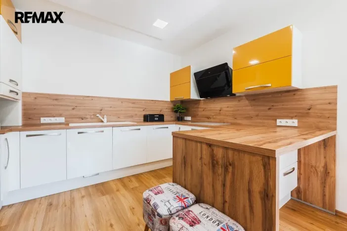 Pronájem bytu 3+kk, Praha - Čakovice, Hakenova, 75 m2