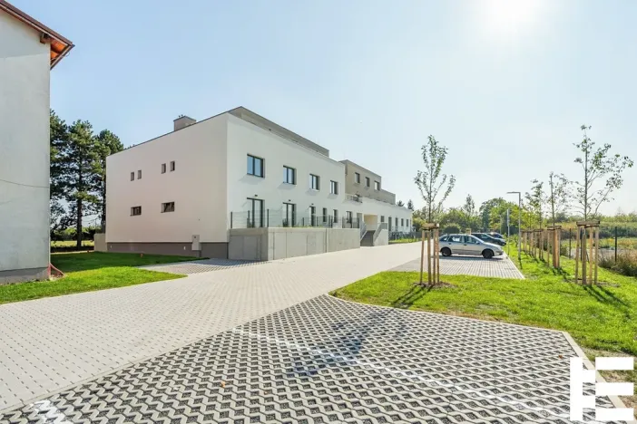 Prodej bytu 1+kk, Praha - Satalice, Za Novákovou zahradou, 33 m2