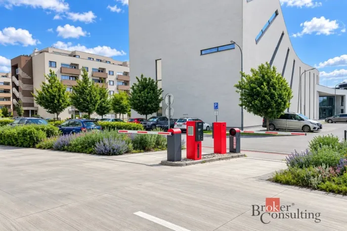 Prodej garážového stání, Brno - Slatina, Řípská, 13 m2