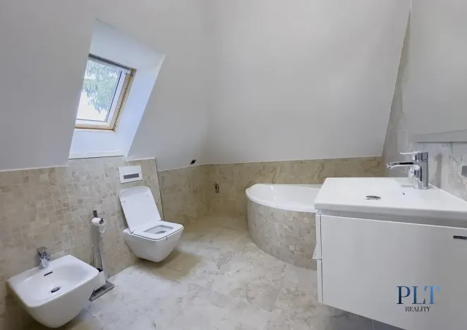 Pronájem vily, Babice, Starobabická, 728 m2