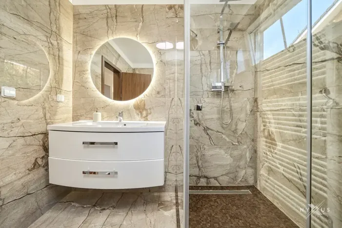 Prodej rodinného domu, Větrušice, Skalní, 158 m2