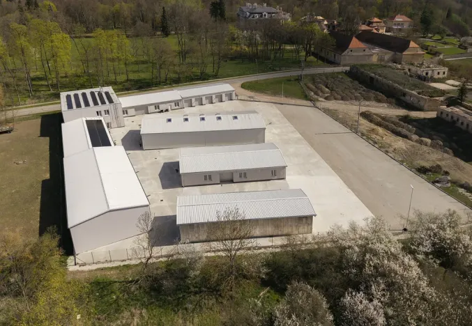 Pronájem skladu, Hořín, 1933 m2