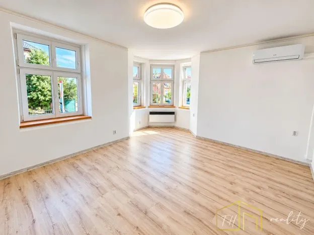 Pronájem bytu 2+1, Teplice - Řetenice, Sklářská, 70 m2