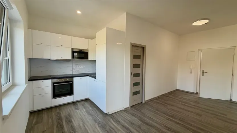 Pronájem bytu 2+kk, Cheb, Osvobození, 50 m2