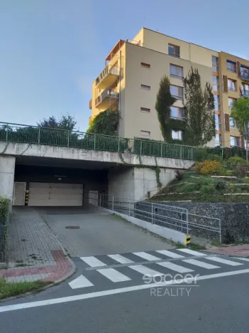Pronájem garážového stání, Praha - Hloubětín, Modrého, 16 m2