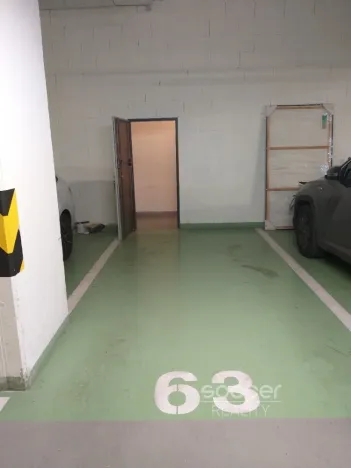 Pronájem garážového stání, Praha - Hloubětín, Modrého, 16 m2
