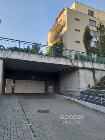 Pronájem garážového stání, Praha - Hloubětín, Modrého, 16 m2