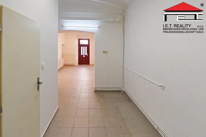 Pronájem obchodního prostoru, Praha - Žižkov, Husitská, 47 m2