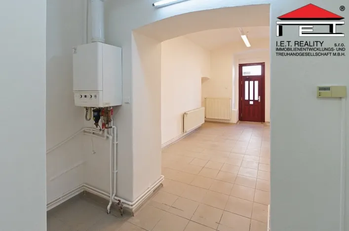 Pronájem obchodního prostoru, Praha - Žižkov, Husitská, 47 m2