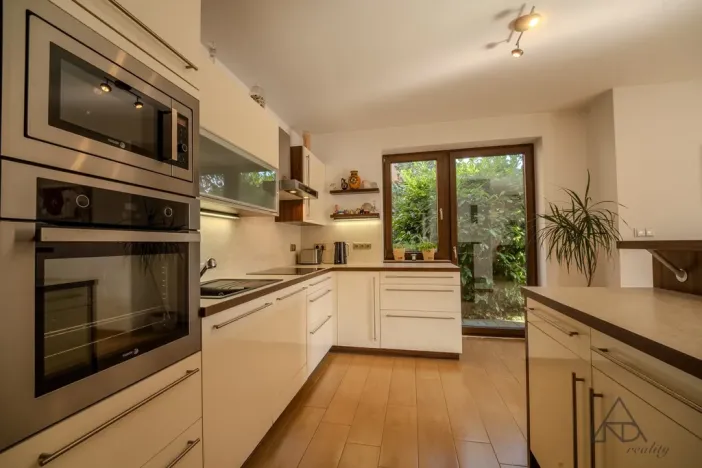 Prodej rodinného domu, Králův Dvůr, Plzeňská, 201 m2