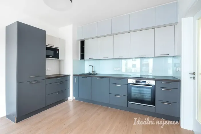 Pronájem bytu 3+kk, Praha - Vysočany, Strnadových, 89 m2