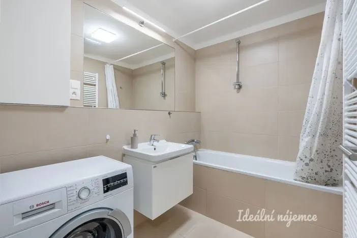 Pronájem bytu 3+kk, Praha - Vysočany, Strnadových, 89 m2