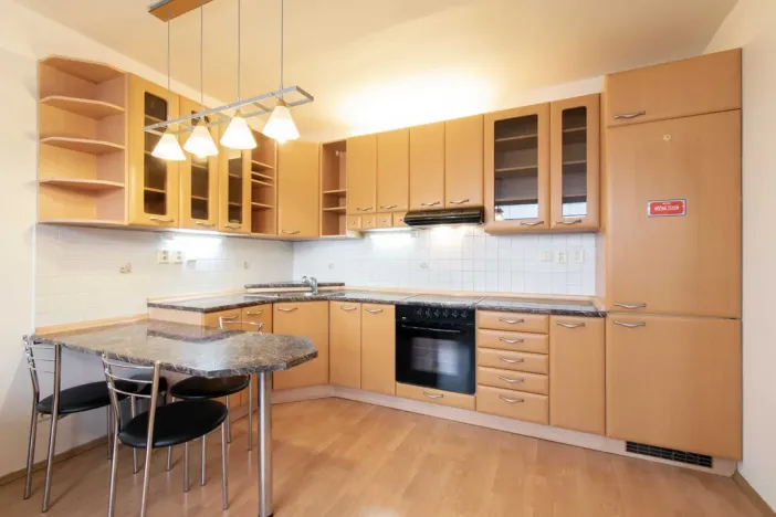 Pronájem bytu 2+kk, 37 m², Olštýnská, Troja - Praha 8