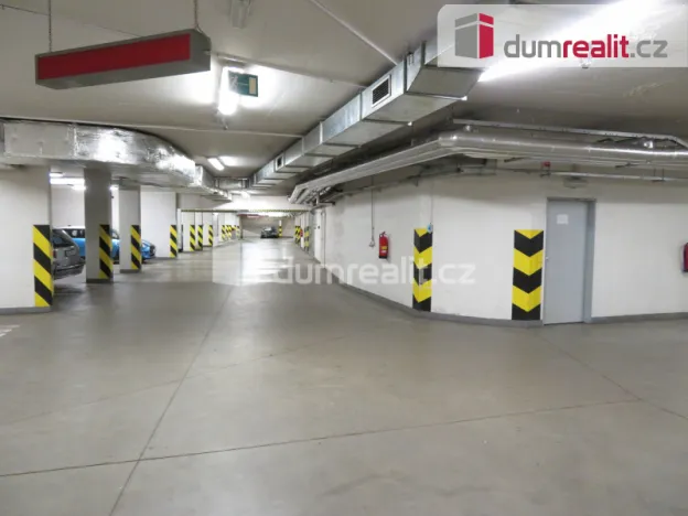 Pronájem garáže, Praha - Kunratice, V Zeleném údolí, 13 m2