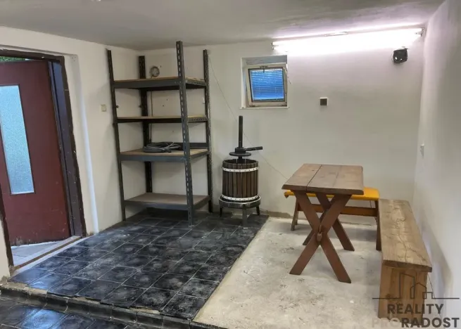Prodej garáže, Mutěnice, 66 m2