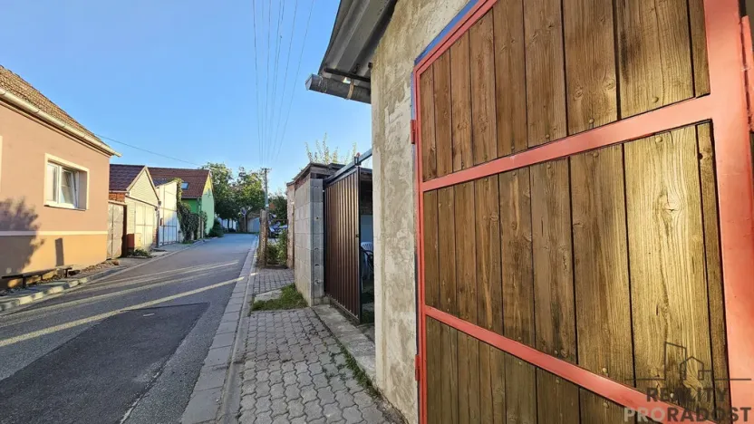 Prodej garáže, Mutěnice, 66 m2