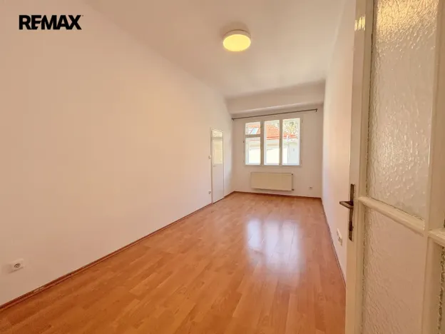 Pronájem bytu 2+kk, Praha - Vršovice, Košická, 46 m2