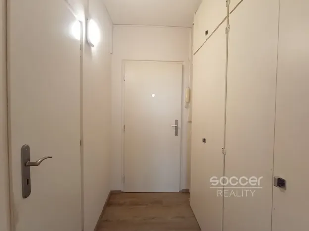 Pronájem bytu 1+kk, Praha - Kobylisy, Kyselova, 25 m2