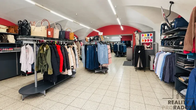 Pronájem obchodního prostoru, Hodonín, Národní třída, 121 m2