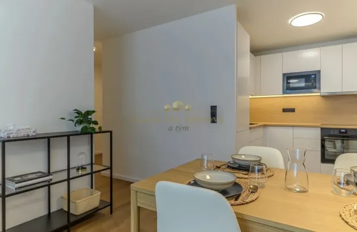 Prodej bytu 2+kk, Praha - Kobylisy, Taussigova, 42 m2