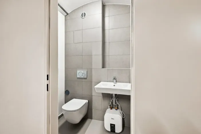 Pronájem - jiné, Praha - Nusle, Sezimova, 38 m2