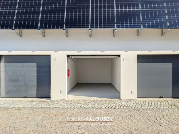 Pronájem garáže, Oslavany, 19 m2