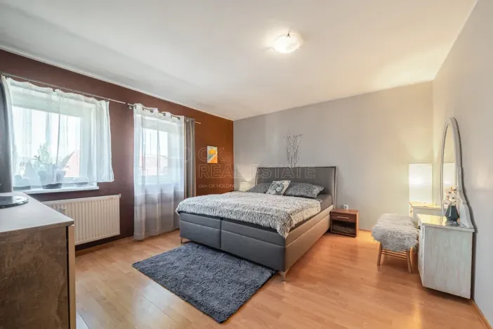 Prodej bytu 3+1, Ostrov, Nádražní, 89 m2