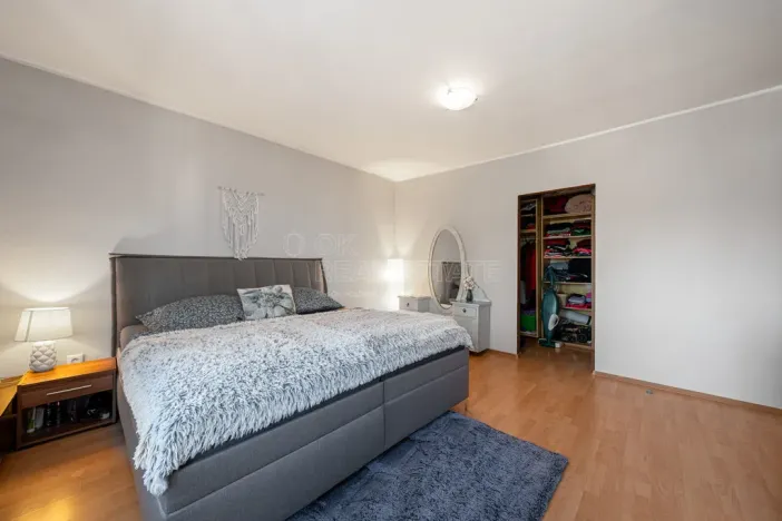 Prodej bytu 3+1, Ostrov, Nádražní, 89 m2
