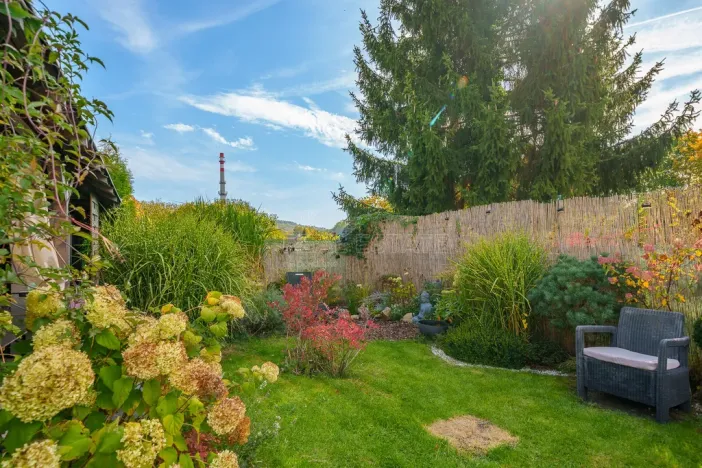 Prodej bytu 3+1, Ostrov, Nádražní, 89 m2