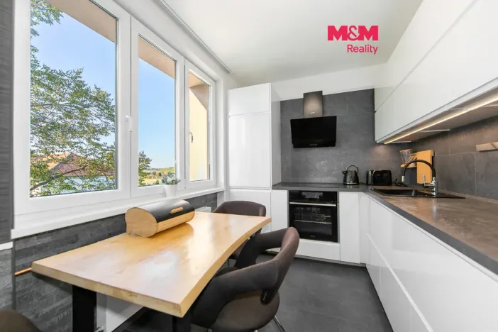 Prodej bytu 3+1, Líně, Vodárenská, 61 m2