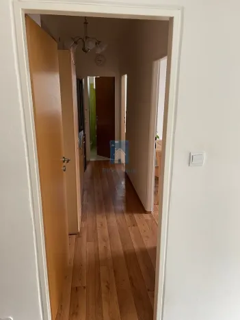 Pronájem bytu 2+kk, Praha, Hostavická, 30 m2