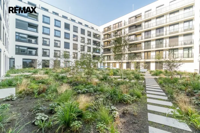 Pronájem bytu 1+kk, Praha - Žižkov, Kaplířova, 39 m2