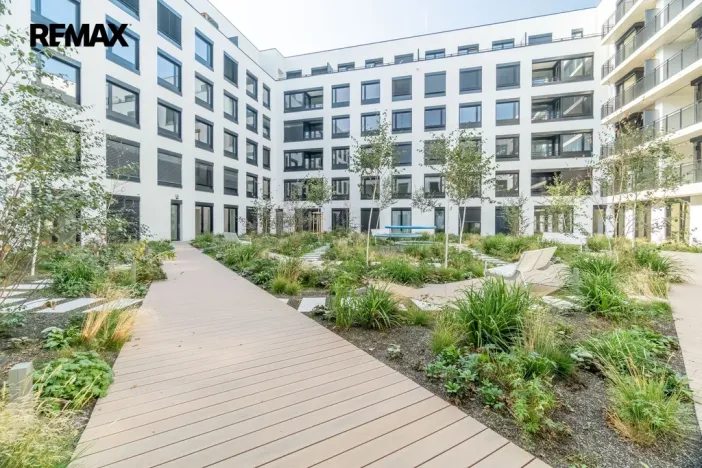 Pronájem bytu 1+kk, Praha - Žižkov, Kaplířova, 39 m2