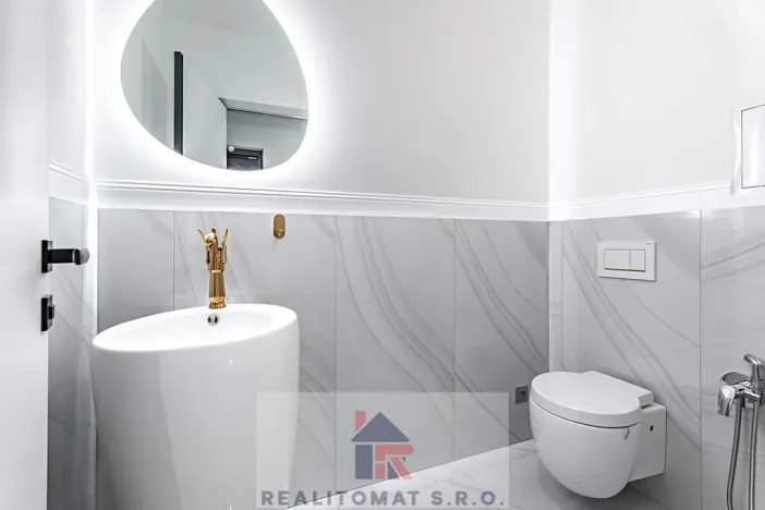 Pronájem rodinného domu, Praha - Komořany, Pod lesem, 325 m2