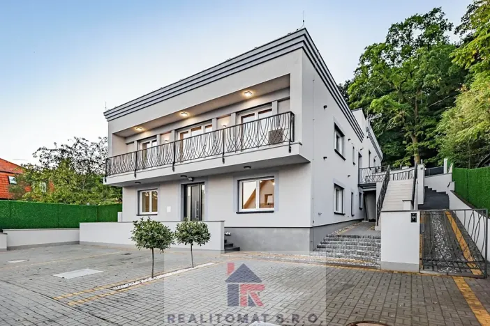 Prodej bytu 4+kk, Praha - Komořany, Pod lesem, 266 m2