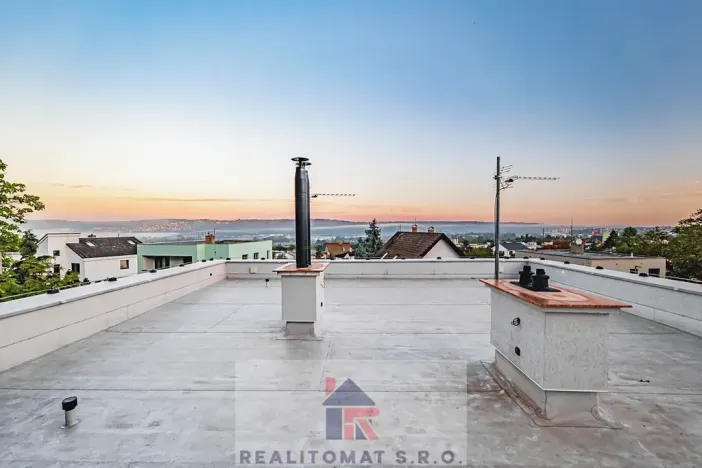 Prodej bytu 4+kk, Praha - Komořany, Pod lesem, 343 m2