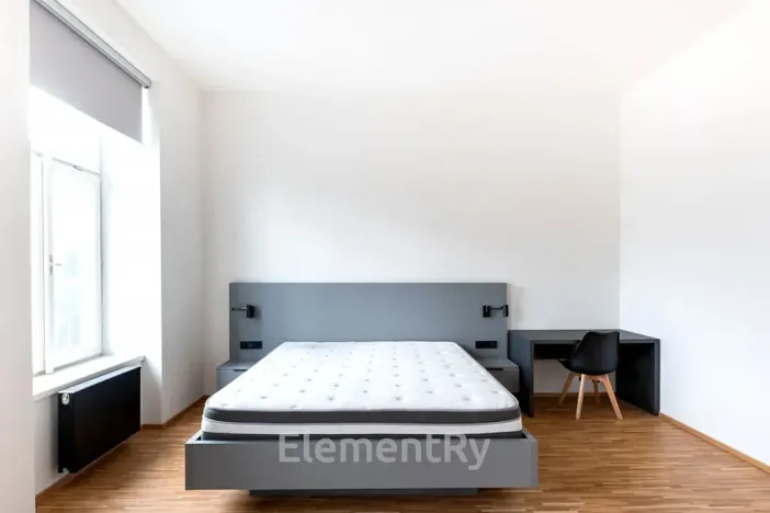 Pronájem bytu 2+kk, Hradec Králové, Komenského, 76 m2