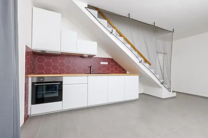 Pronájem atypického bytu, Sedlec, 73 m2