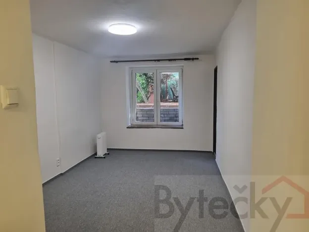 Pronájem bytu 1+1, Praha - Strašnice, Srbínská, 24 m2