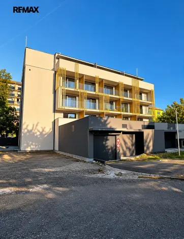 Pronájem garážového stání, Olomouc, Varšavské nám., 5 m2