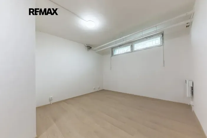 Prodej bytu 1+kk, Praha - Střížkov, Děčínská, 23 m2