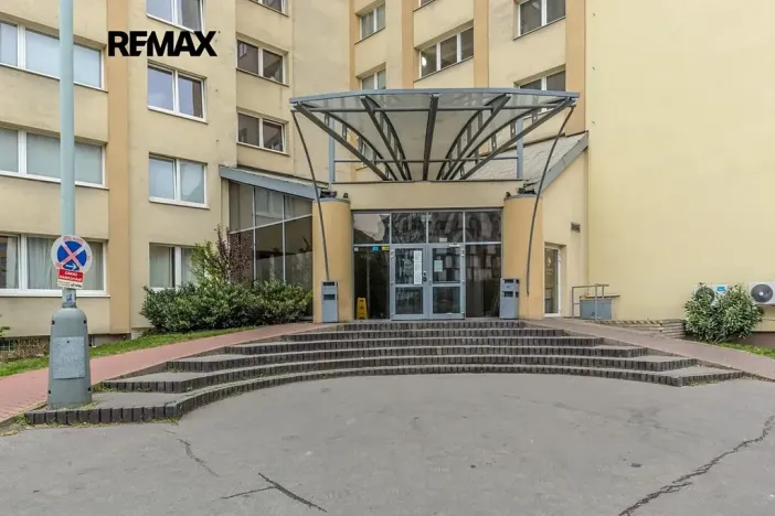 Prodej kanceláře, Praha - Střížkov, Děčínská, 45 m2