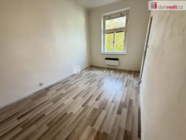 Pronájem bytu 1+kk, Praha - Smíchov, Na Skalce, 22 m2