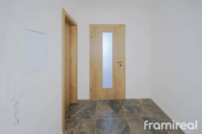 Pronájem bytu 1+kk, Veselí nad Moravou, náměstí Míru, 30 m2