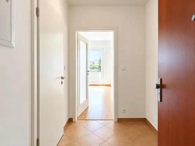 Pronájem bytu 1+kk, Praha - Hloubětín, Nademlejnská, 26 m2