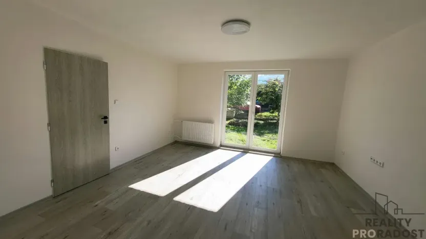 Pronájem bytu 2+1, Komorní Lhotka, 60 m2