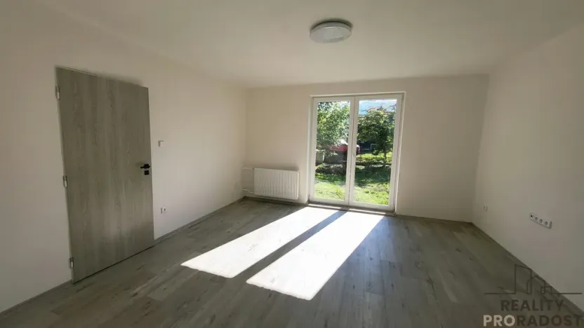 Pronájem bytu 2+1, Komorní Lhotka, 60 m2