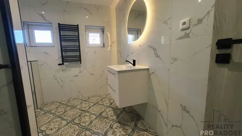 Pronájem bytu 2+1, Komorní Lhotka, 60 m2