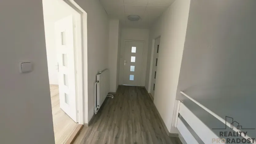 Pronájem bytu 2+1, Komorní Lhotka, 60 m2